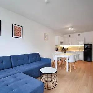 Rentplanet - Cztery Pory Roku Apartament